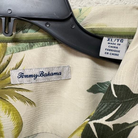 Bundle of 2 Tommy Bahama Silk Short Sleeve Button Up Shirts Size XL - Picture 3 of 9